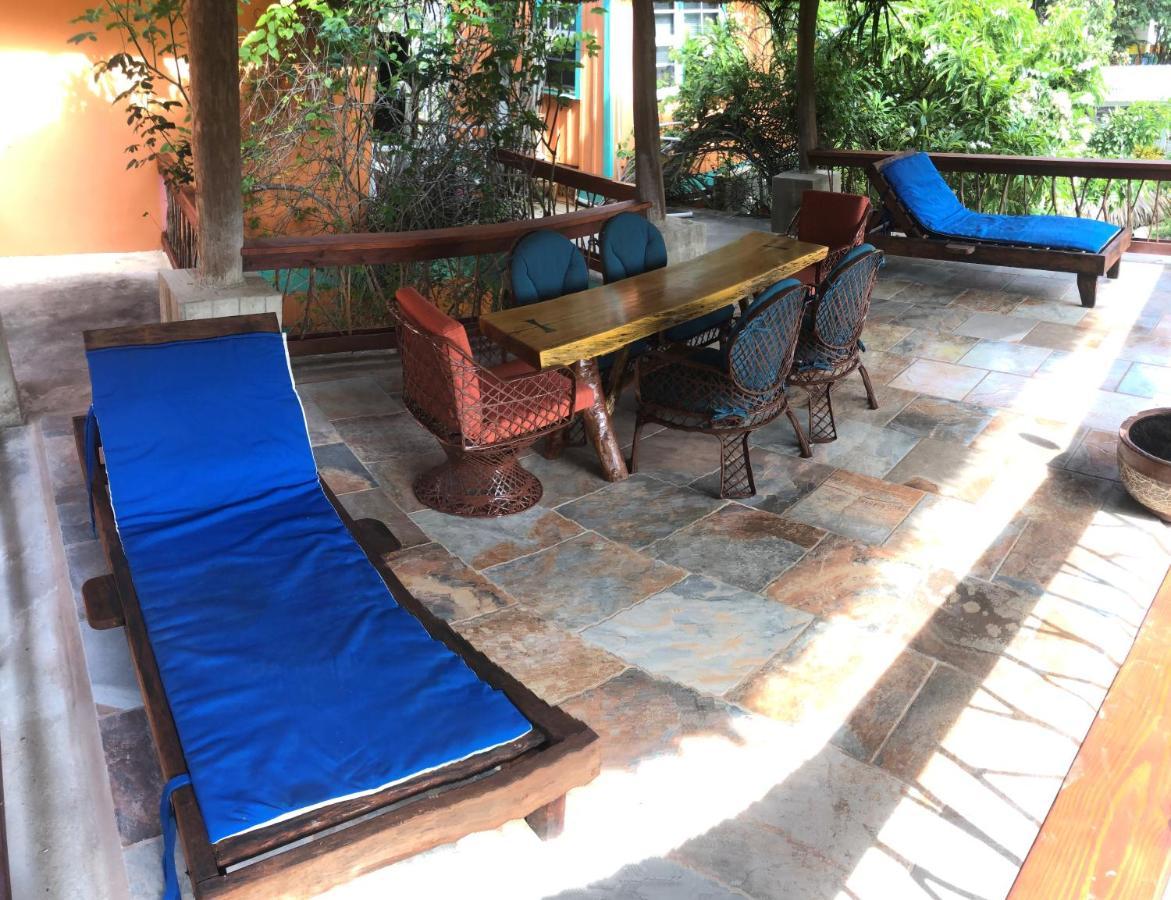 Coral Cove Inn Maya Beach Buitenkant foto