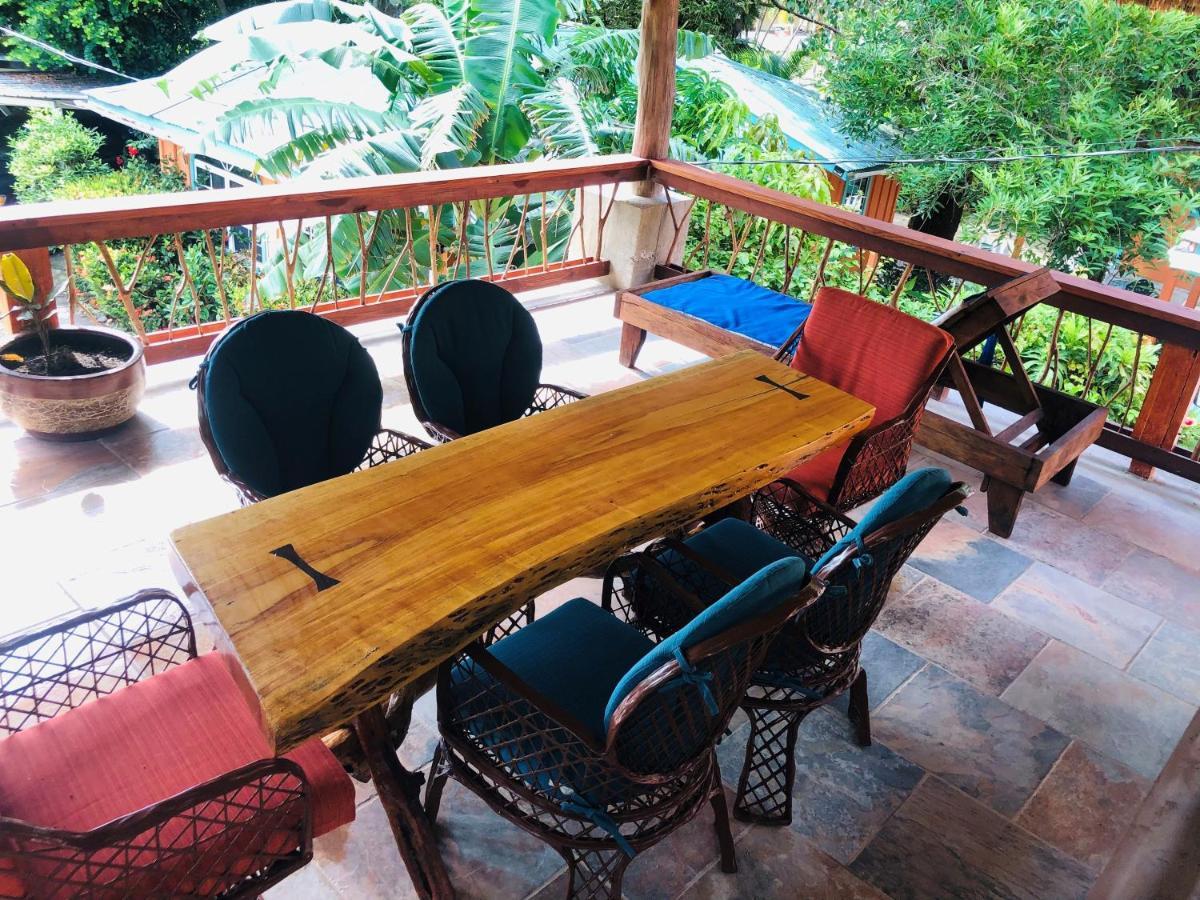 Coral Cove Inn Maya Beach Buitenkant foto