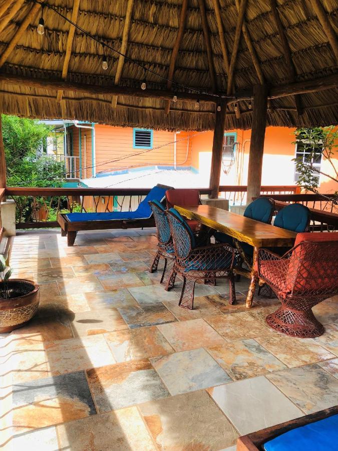 Coral Cove Inn Maya Beach Buitenkant foto